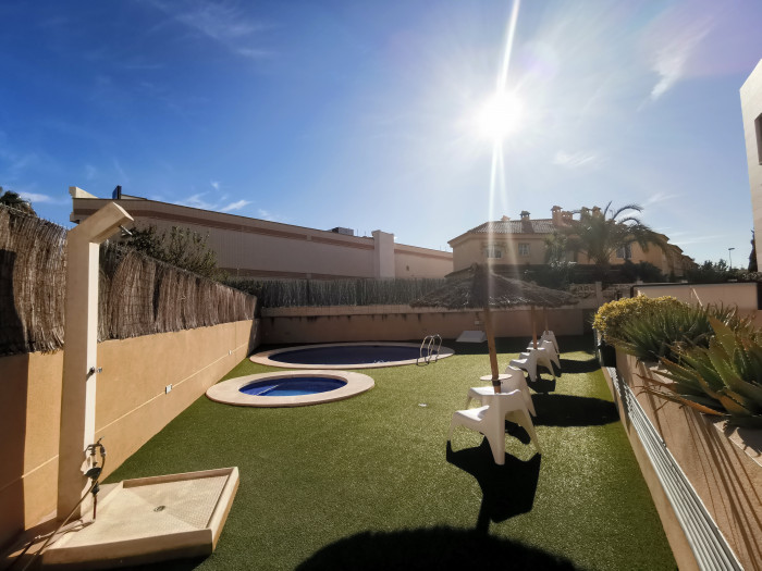 Apartamento de 3 niveles en San Juan de Alicante