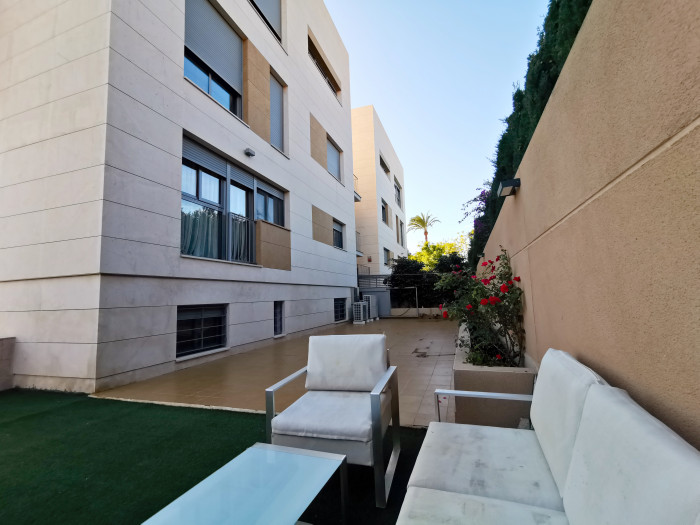 Apartamento de 3 niveles en San Juan de Alicante