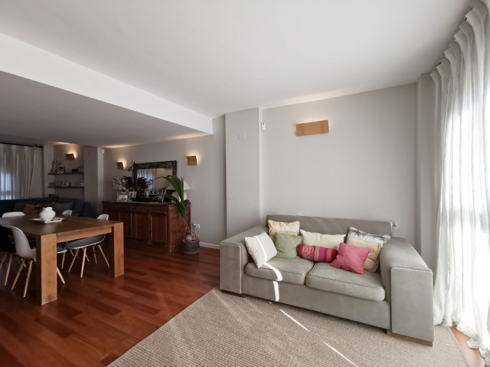 Apartamento de 3 niveles en San Juan de Alicante