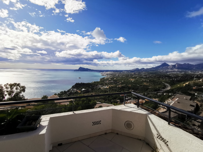 Villa con maravillosas vistas en Altea Hills