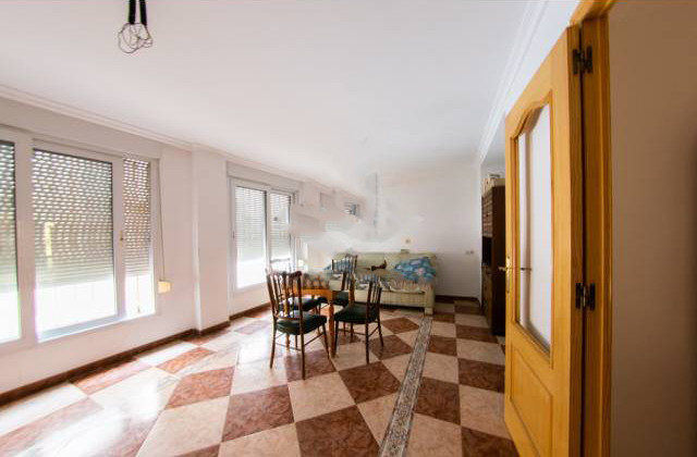 Casa de tres plantas en Alquiler en Alquería de La Condesa
