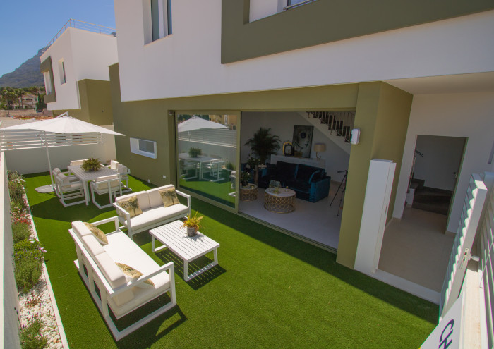 Новые виллы и чалеты в Denia