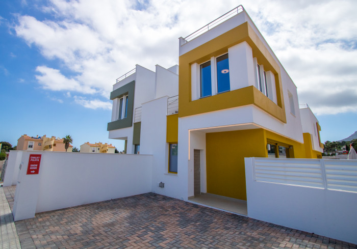 Новые виллы и чалеты в Denia