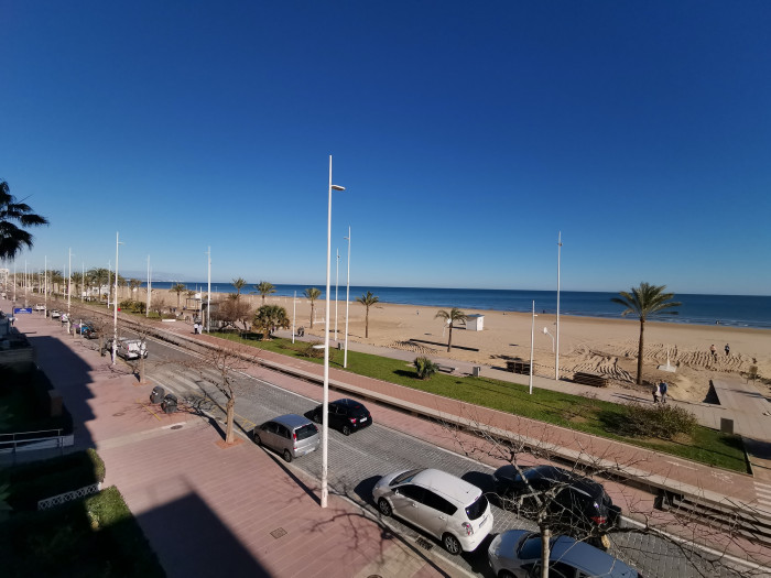 Apartamento, primera línea, en Gandia (se puede hacer albergue)