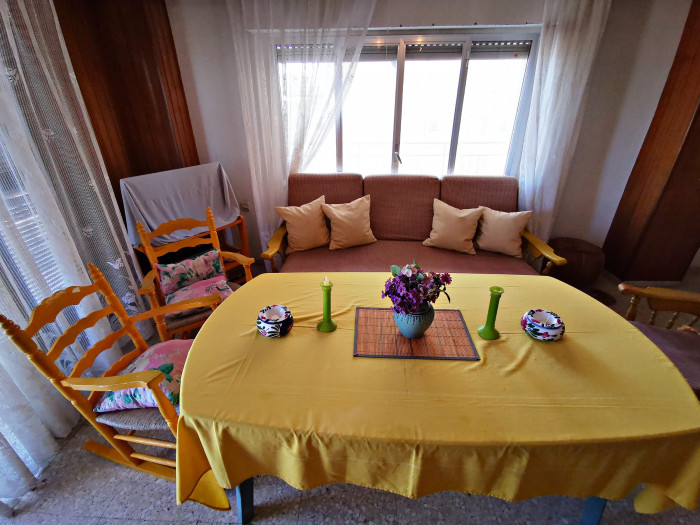 Apartamento, primera línea, en Gandia (se puede hacer albergue)