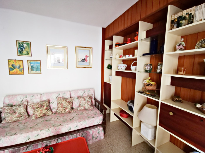 Apartamento, primera línea, en Gandia (se puede hacer albergue)