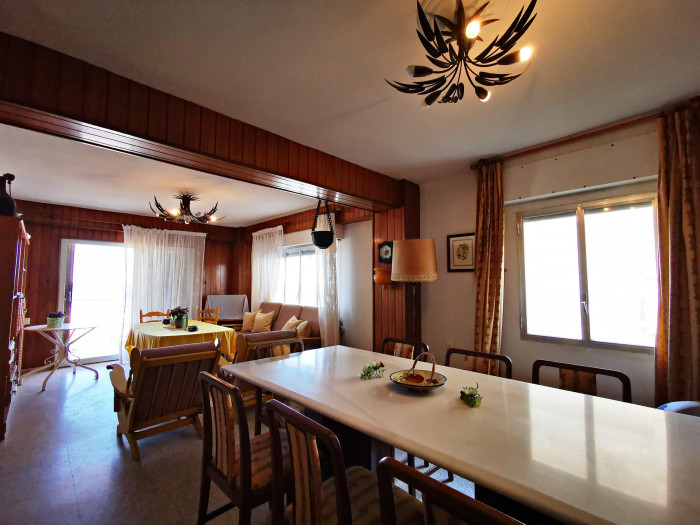 Apartamento, primera línea, en Gandia (se puede hacer albergue)