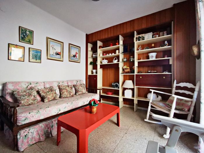 Apartamento, primera línea, en Gandia (se puede hacer albergue)