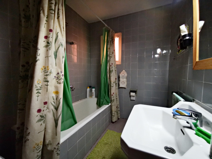Apartamento, primera línea, en Gandia (se puede hacer albergue)