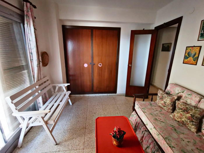 Apartamento, primera línea, en Gandia (se puede hacer albergue)