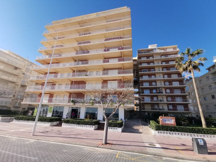 Apartamento, primera línea, en Gandia (se puede hacer albergue)